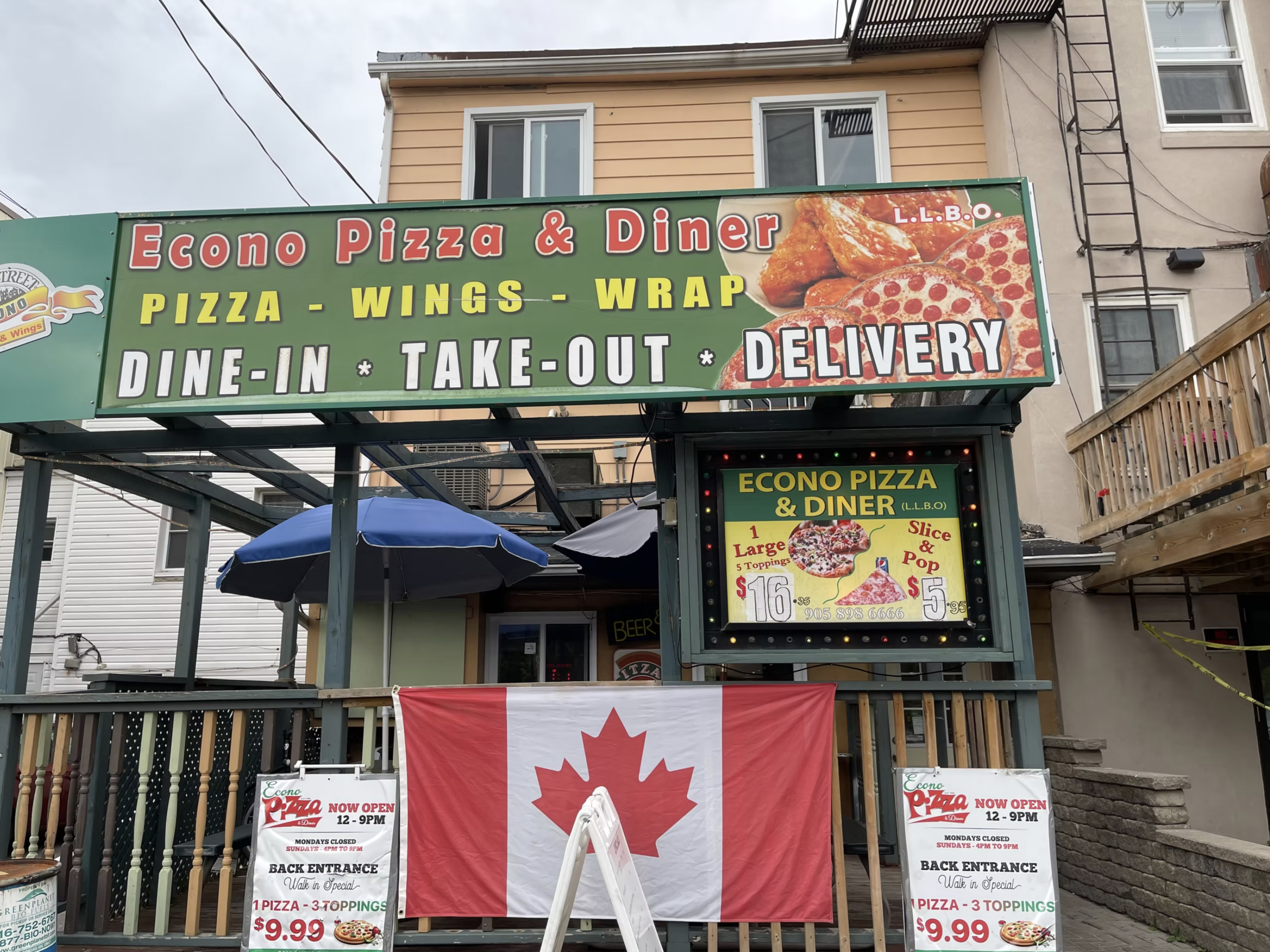The Econo Pizza & Diner storefront, welcoming guests for dine-in, take-out and delivery.